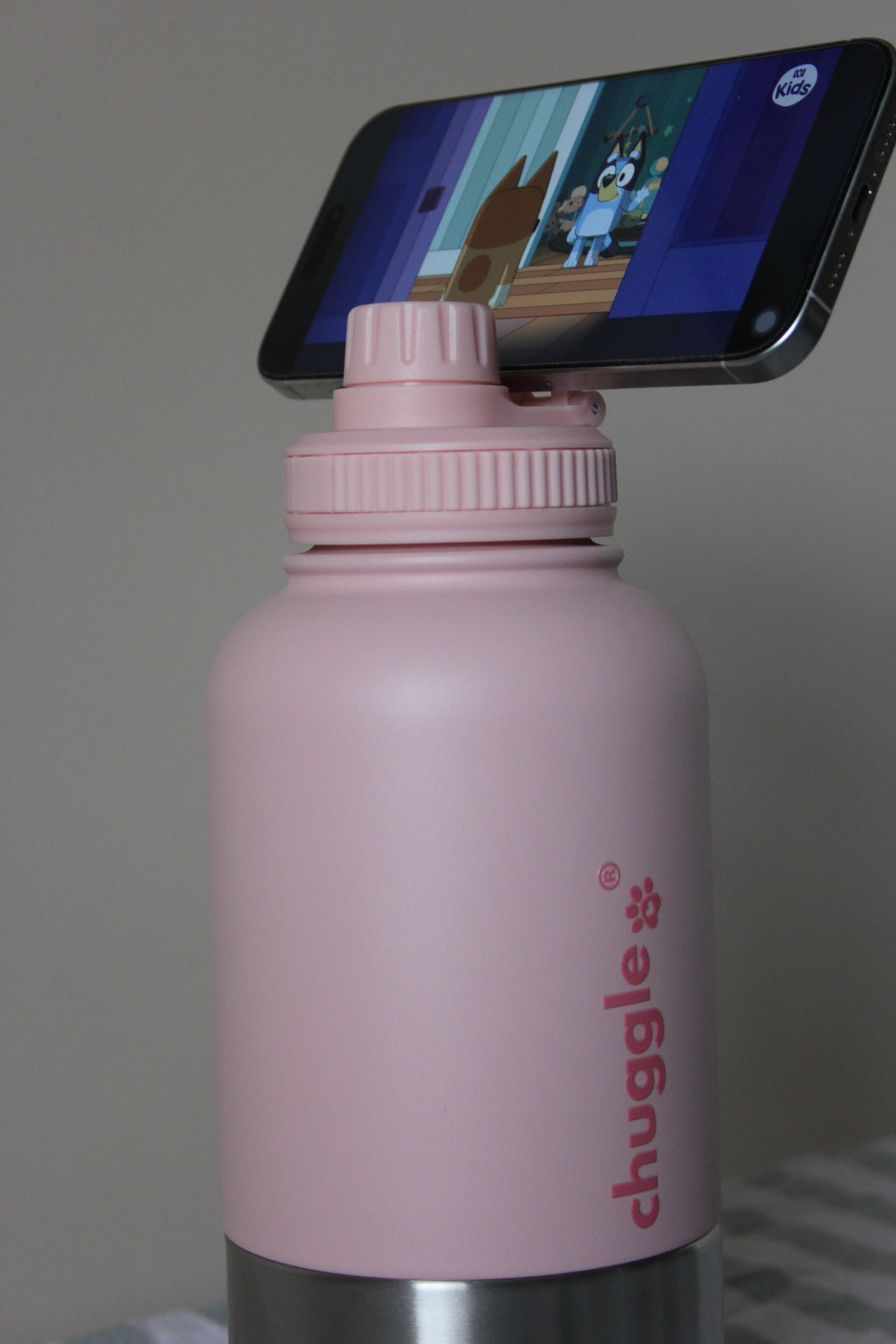NEW! Chuggle + Magnetic Phone Holder 32oz